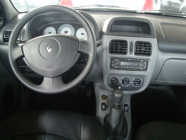 Clio Sedan